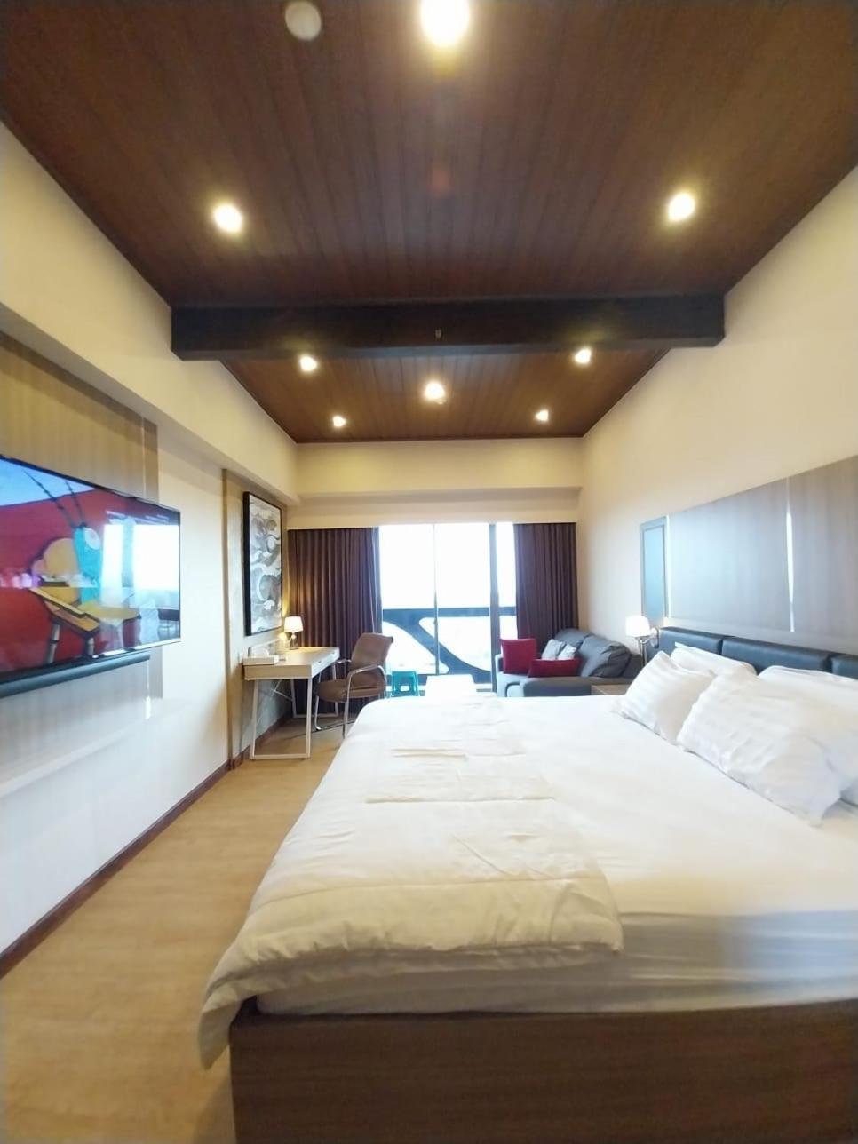 Apartemen Uttara The Icon ยอกยาการ์ตา ภายนอก รูปภาพ