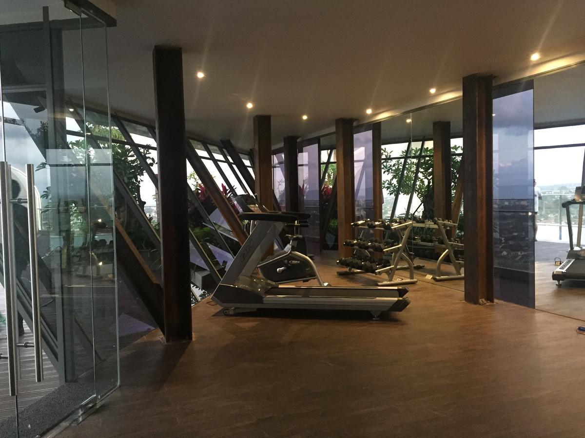 Apartemen Uttara The Icon ยอกยาการ์ตา ภายนอก รูปภาพ